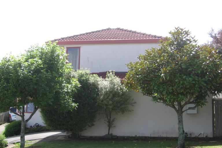 Photo of property in 2/24 Manu Place, Pinehill, Auckland, 0632