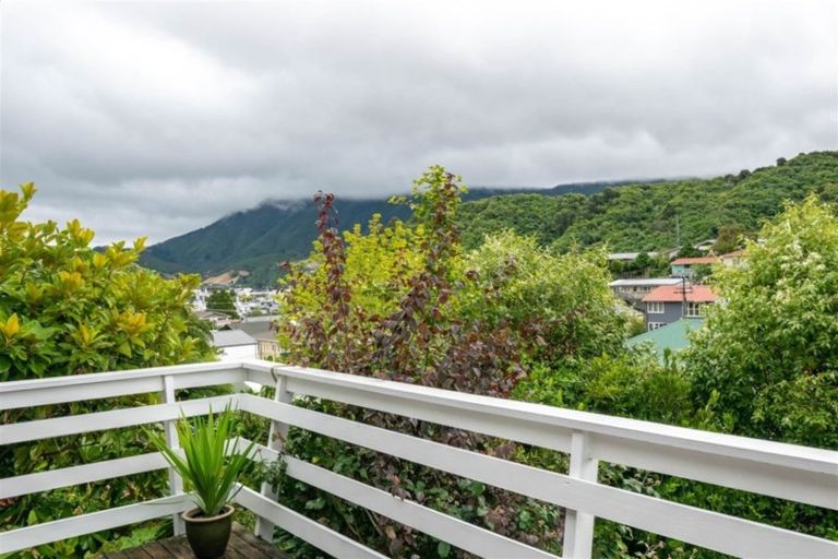 Photo of property in 50b Milton Terrace, Picton, 7220