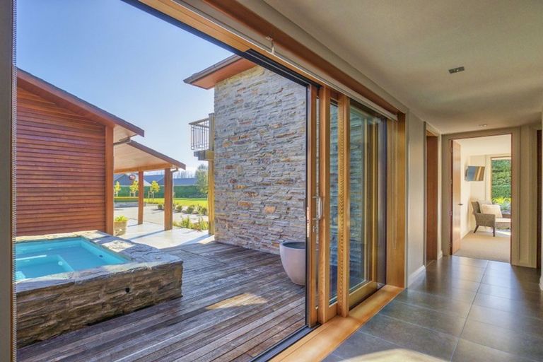 Photo of property in 8 Waimana Place, Wanaka, 9305