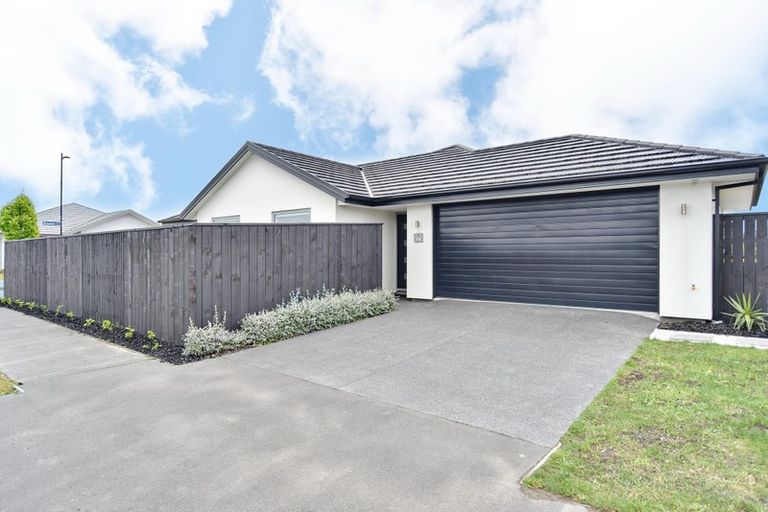 Photo of property in 11 Robalan Close, Halswell, Christchurch, 8025