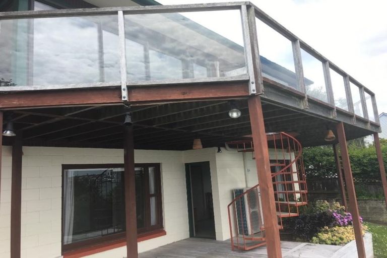 Photo of property in 106a Stanley Point Road, Stanley Point, Auckland, 0624