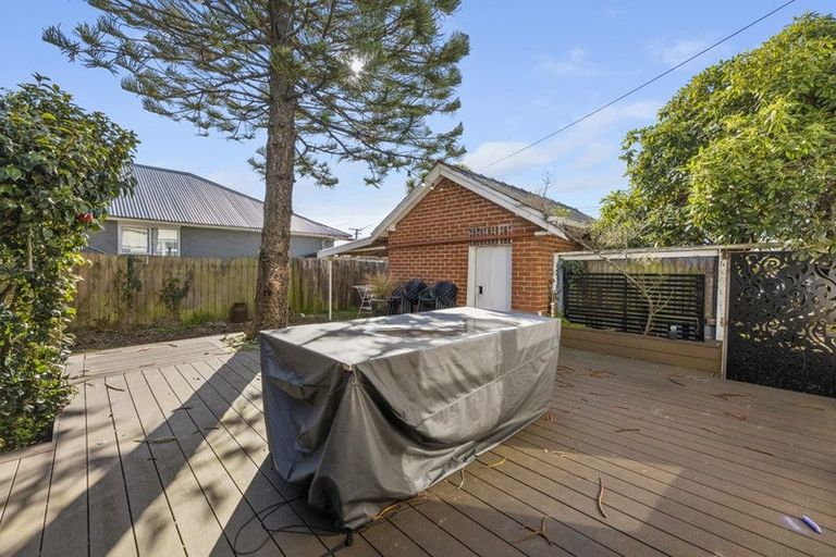 Photo of property in 20 Hargest Crescent, Saint Kilda, Dunedin, 9012