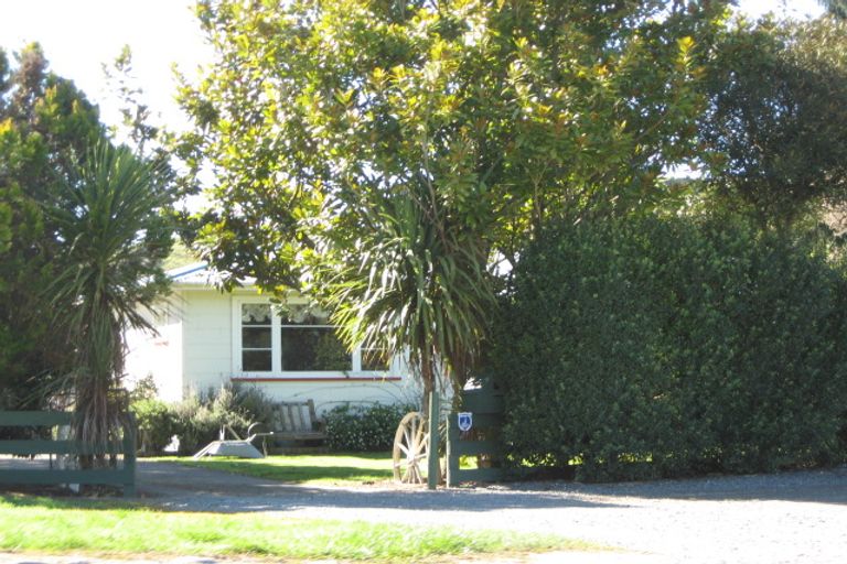 Photo of property in 42 Ongo Road, Hunterville, 4730