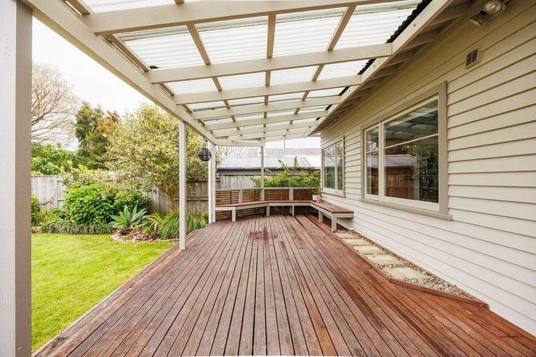 Photo of property in 15 Miro Street, Takaro, Palmerston North, 4410