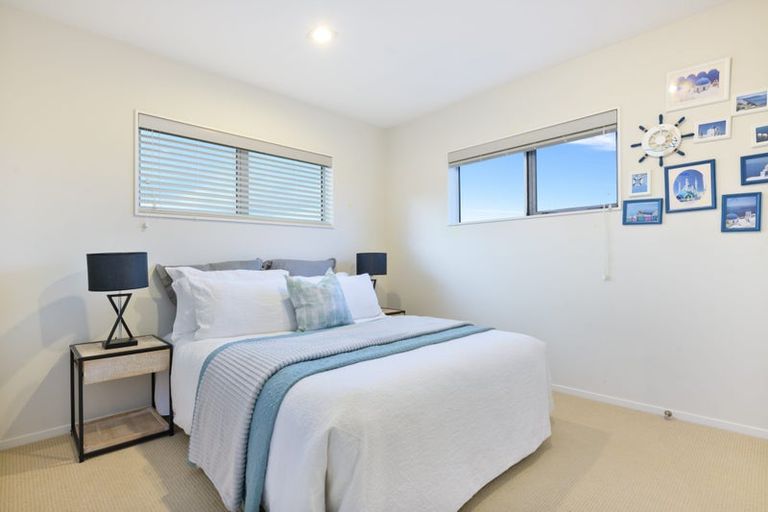 Photo of property in 4 San Casello Rise, Henderson, Auckland, 0612