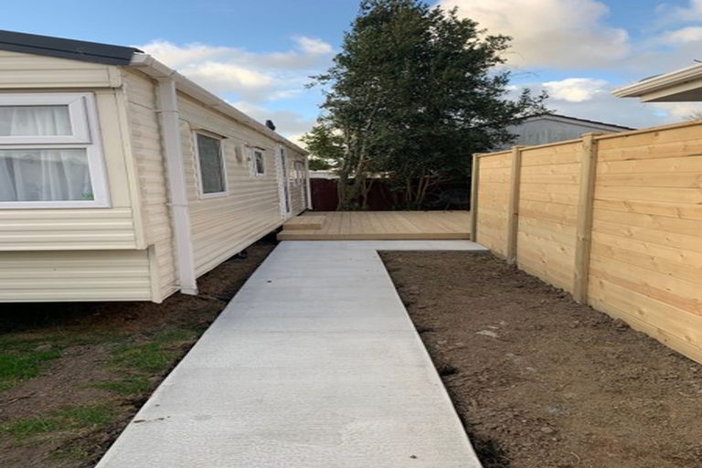 Photo of property in 36 Hamilton Drive, Waiuku, 2123