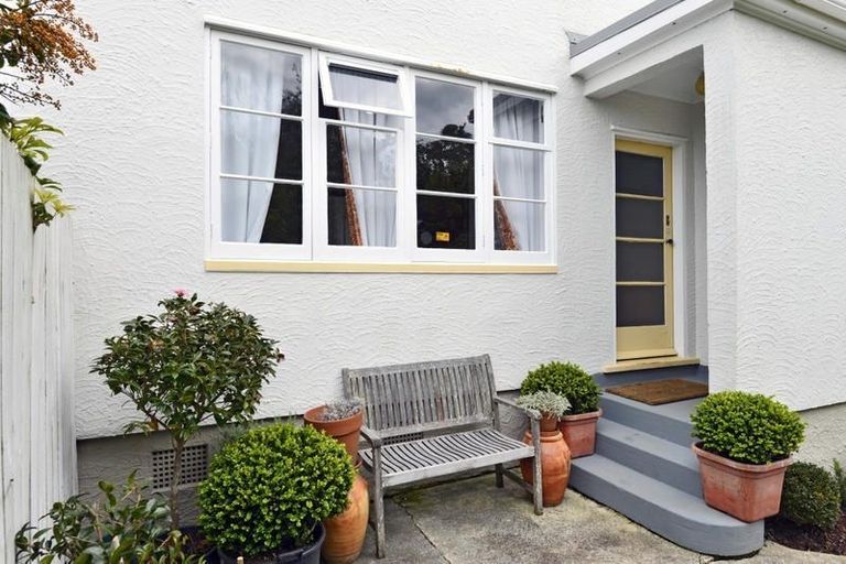 Photo of property in 57 Old Lake Road, Narrow Neck, Auckland, 0624