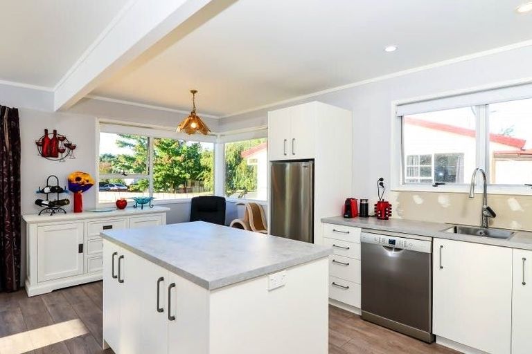 Photo of property in 16 Lindsay Crescent, Nawton, Hamilton, 3200