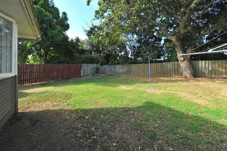Photo of property in 16 Carver Place, Mangere East, Auckland, 2024
