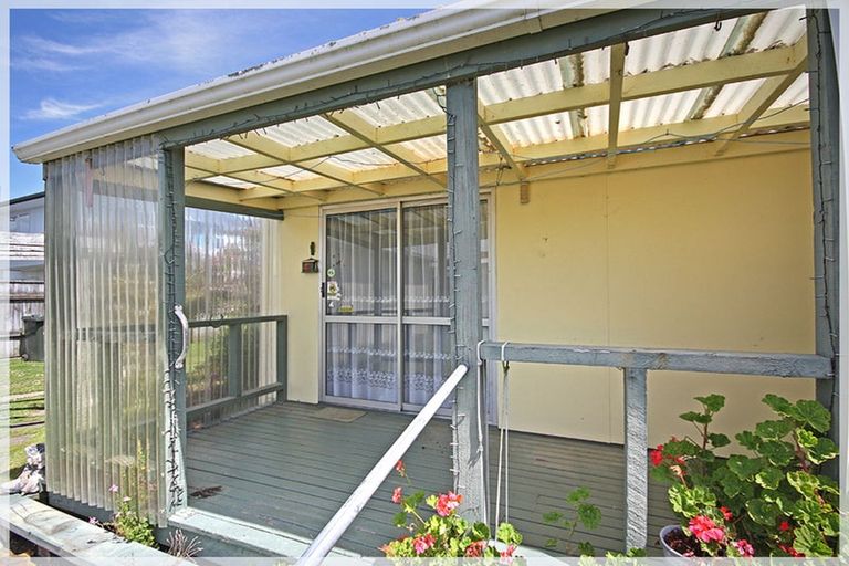 Photo of property in 33 Shortt Street, Foxton Beach, Foxton, 4815