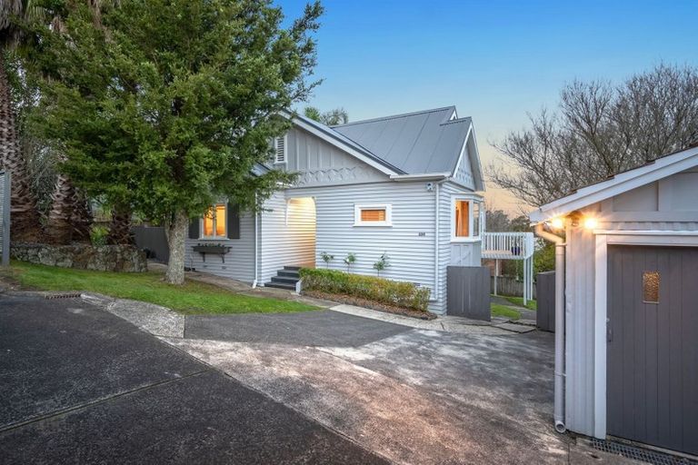 Photo of property in 256 Onewa Road, Birkenhead, Auckland, 0626