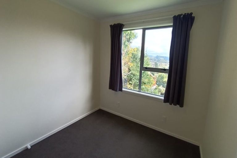 Photo of property in 27 Aniseed Grove, Timberlea, Upper Hutt, 5018