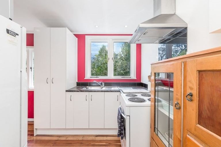 Photo of property in 284 Vipond Road, Stanmore Bay, Whangaparaoa, 0932