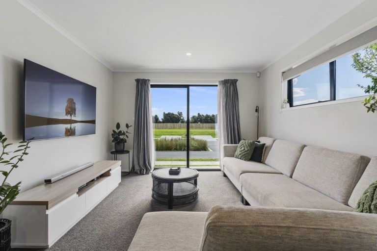 Photo of property in 42 Tamapahore Boulevard, Papamoa Beach, Papamoa, 3118