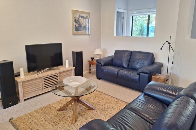 Photo of property in 44 Parkwood Crescent, Gulf Harbour, Whangaparaoa, 0930