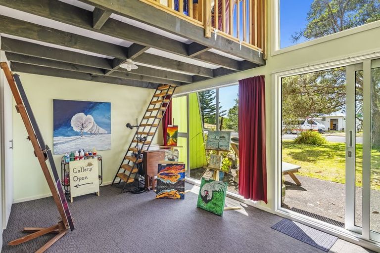 Photo of property in 41 Queens Road, Waikanae Beach, Waikanae, 5036