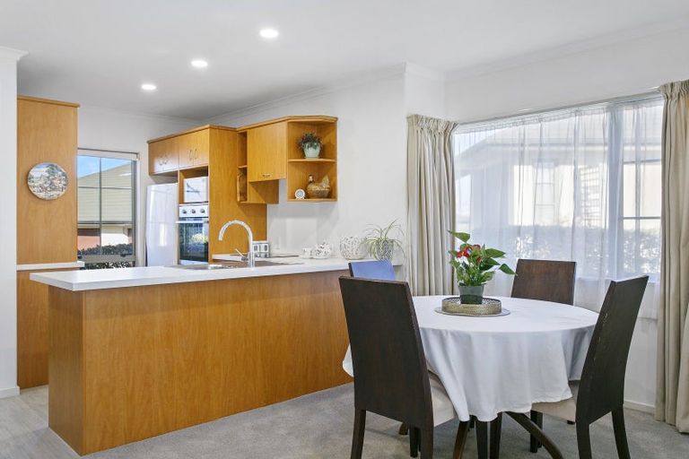 Photo of property in 26 Lakeridge Close, Rangatira Park, Taupo, 3330