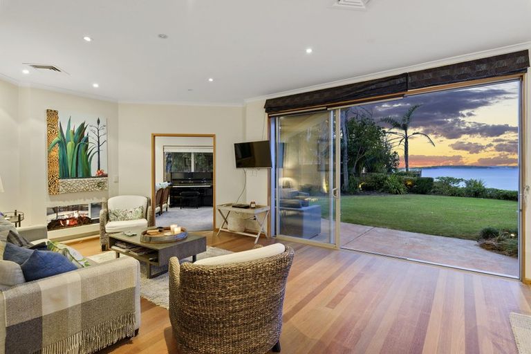 Photo of property in 24 Cliff Road, Torbay, Auckland, 0630