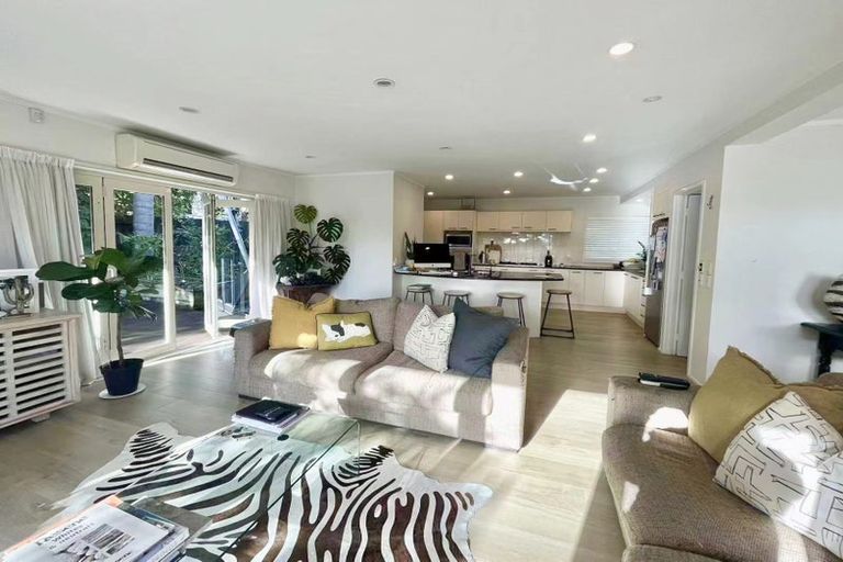 Photo of property in 10 Dodson Avenue, Milford, Auckland, 0620