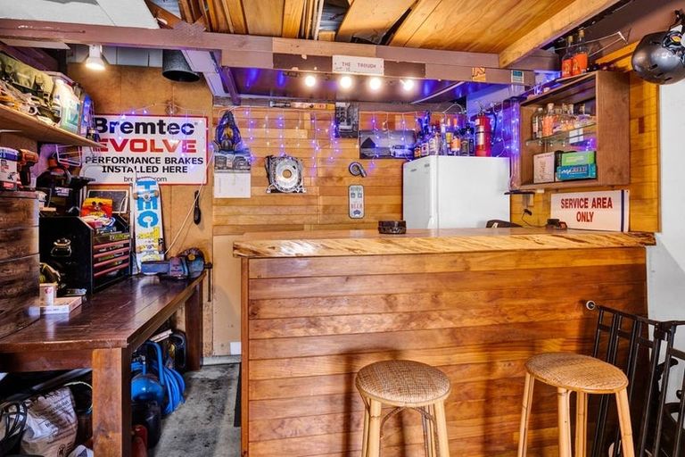 Photo of property in 30 Pioneer Road, Moturoa, New Plymouth, 4310