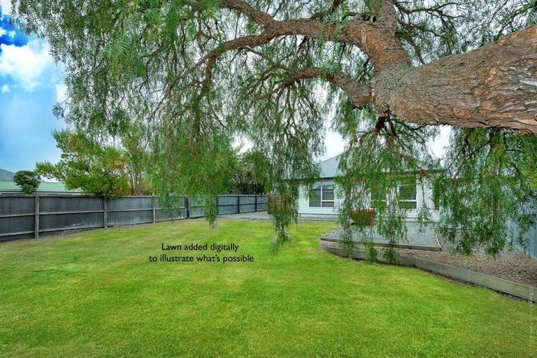 Photo of property in 10 Bideford Place, Dallington, Christchurch, 8061