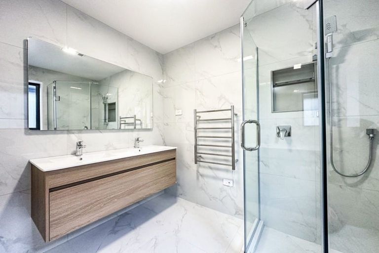 Photo of property in 23d West Harbour Drive, West Harbour, Auckland, 0618