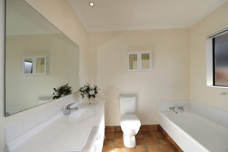 Photo of property in 4/28 Te Aute Road, Havelock North, 4130