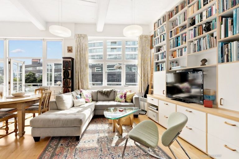 Photo of property in Aulsebrooks Apartments, 2/178 Wakefield Street, Te Aro, Wellington, 6011