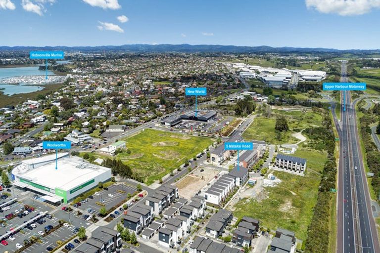 Photo of property in 5 Mataitai Road, Hobsonville, Auckland, 0618