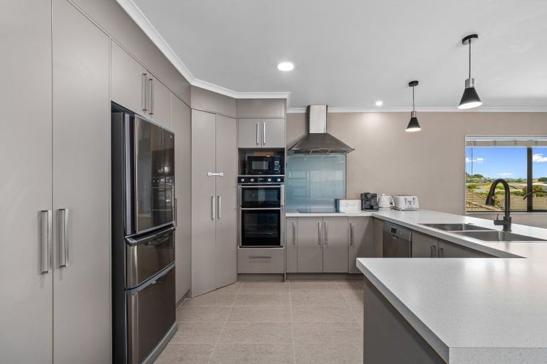 Photo of property in 32 Cotswold Place, Ohauiti, Tauranga, 3112