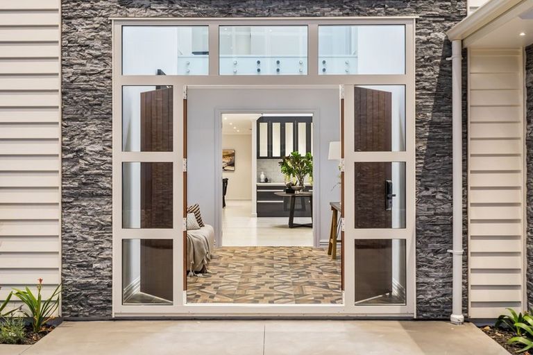 Photo of property in 26 Michael Bosher Way, Flat Bush, Auckland, 2019