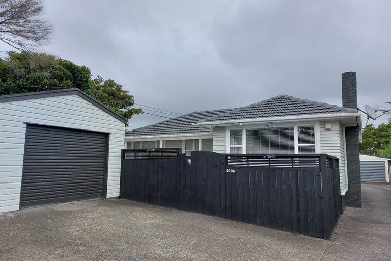 Photo of property in 4096 Great North Road, Glen Eden, Auckland, 0602