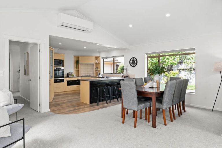 Photo of property in 122 Rototuna Road, Rototuna, Hamilton, 3210