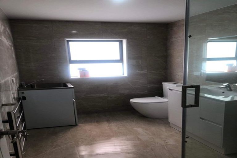 Photo of property in 262a Sturges Road, Henderson, Auckland, 0612