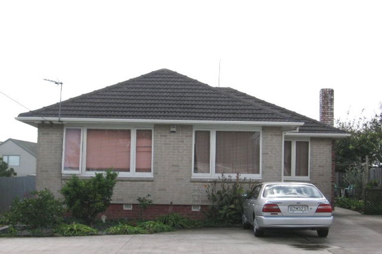 Photo of property in 13 Fairdene Avenue, Henderson, Auckland, 0610
