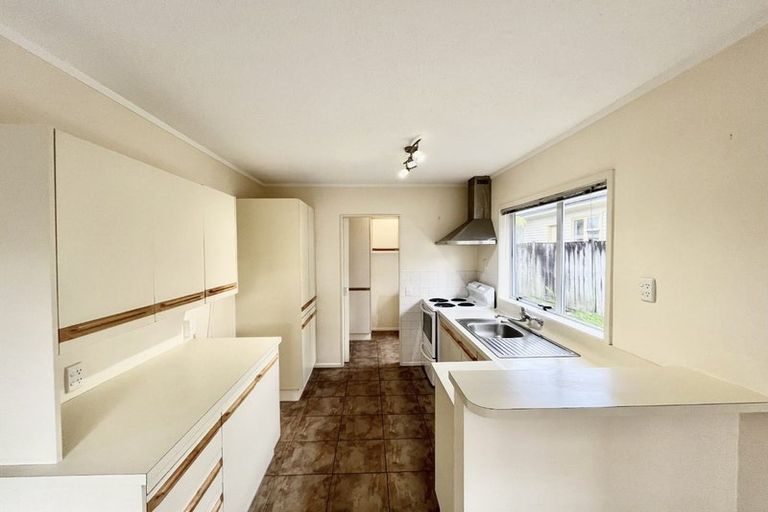 Photo of property in 1/169 Whites Line East, Waiwhetu, Lower Hutt, 5010