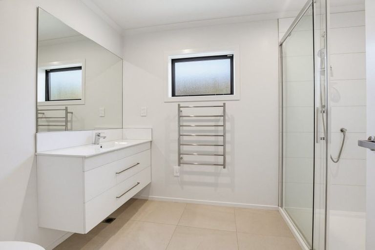 Photo of property in 23/9 Surrey Street, Tawa, Wellington, 5028