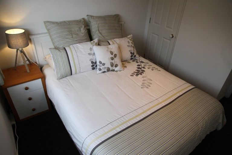 Photo of property in 16 Claridge Place, Taradale, Napier, 4112