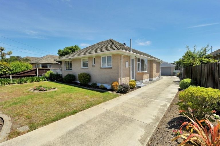 Photo of property in 16 Carters Road, Aranui, Christchurch, 8061