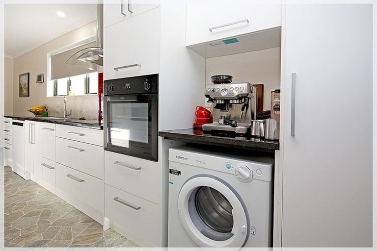 Photo of property in 9 Easton Street, Foxton, 4814