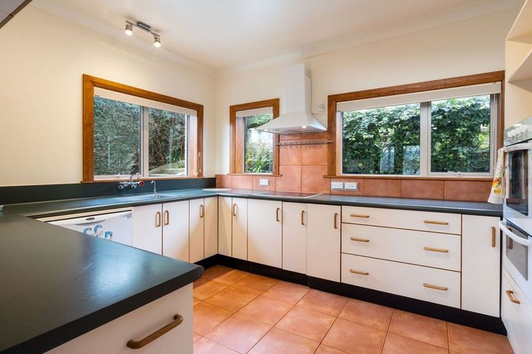 Photo of property in 64 Doon Street, Vauxhall, Dunedin, 9013