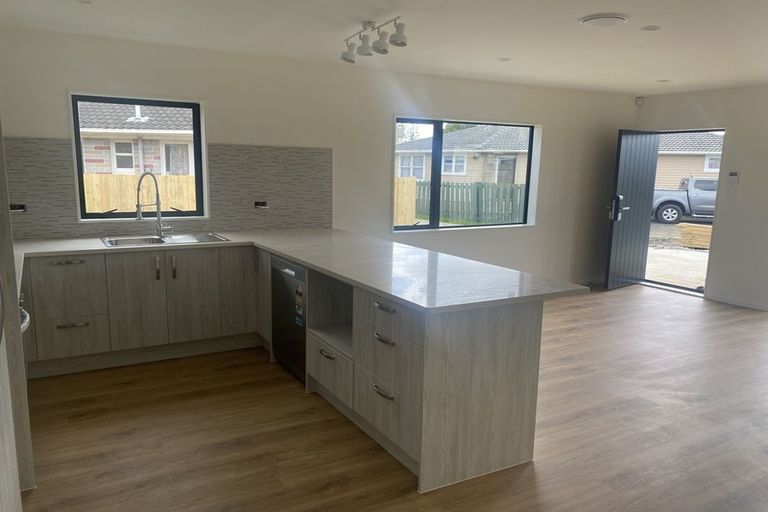 Photo of property in 24 Royal Arch Place, Rosehill, Papakura, 2113