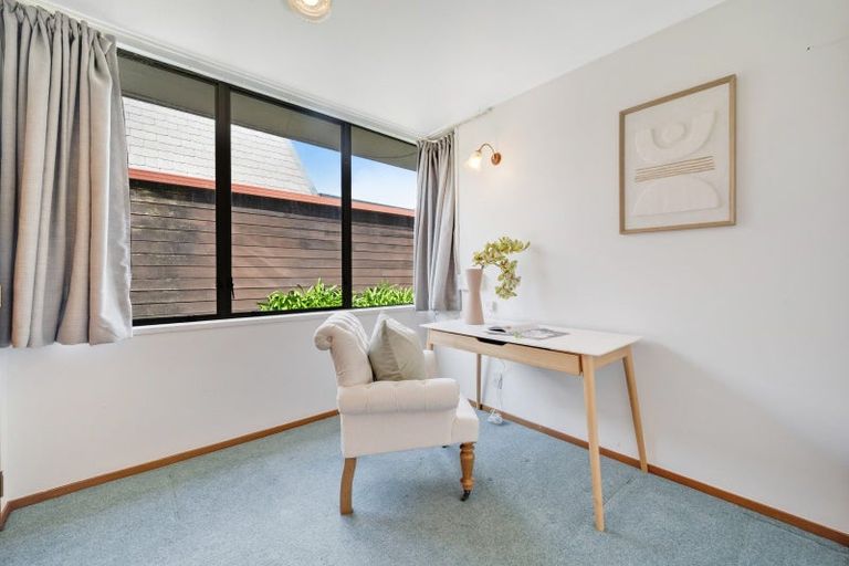 Photo of property in 12 Dayspring Way, Pakuranga, Auckland, 2010