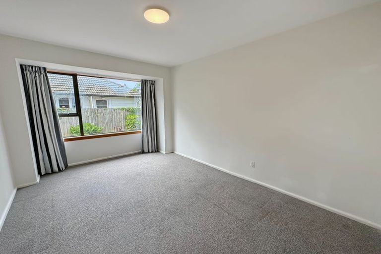 Photo of property in 16 Manor Place, Bryndwr, Christchurch, 8053
