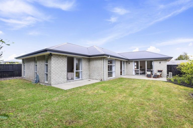 Photo of property in 18 Farleigh Close, Huntington, Hamilton, 3210