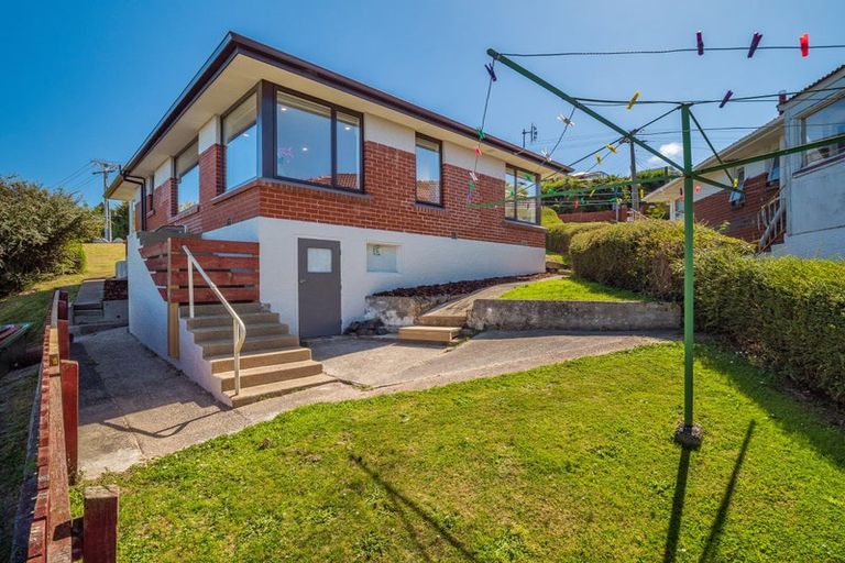 Photo of property in 19 Seaview Terrace, Kew, Dunedin, 9012