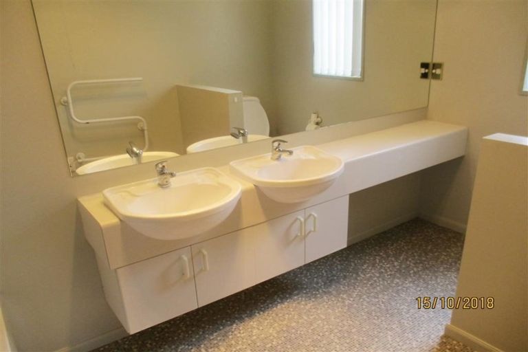 Photo of property in 28 Broadhaven Avenue, Parklands, Christchurch, 8083