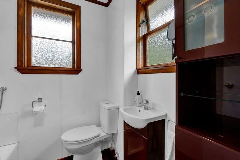 Photo of property in 26 Glenpark Avenue, Frankleigh Park, New Plymouth, 4310