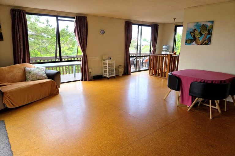 Photo of property in 1/231 Don Buck Road, Massey, Auckland, 0614