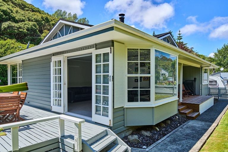 Photo of property in 15 Charthouse Lane, Whitby, Porirua, 5024